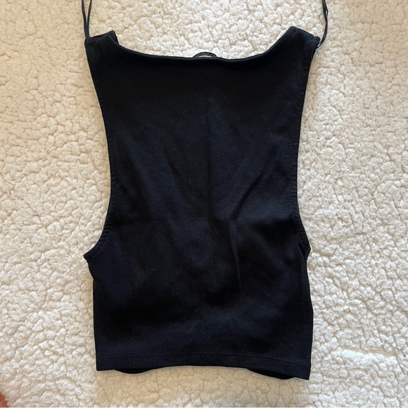 Zara Ruched Crop V-Neck Tank - Picture 2 of 3